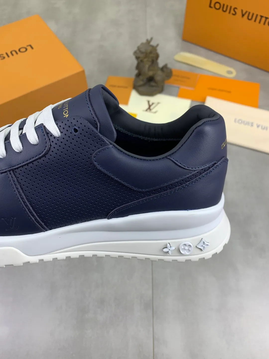 Men's men's shoes P680 new style 💶[LOUIS VUITTON] (original order) new style 🍀LV Louis Vuitton * - top version of LV classic trendy shoes! Use imported original cowhide and water-dyed cowhide lining. The latest original wear-resistant TPU combination outsole! High quality products! Multiple colors available, code number: 39-45 (46 customized)